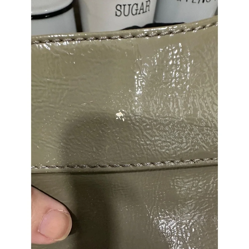 guess olive‎ clutch purse new